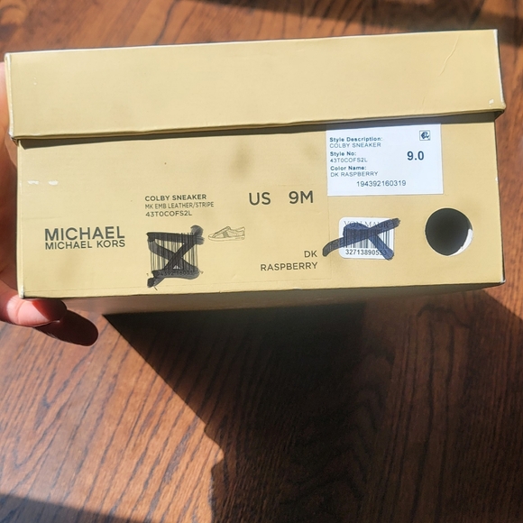 Michael Kors colby sneaker - Picture 10 of 15